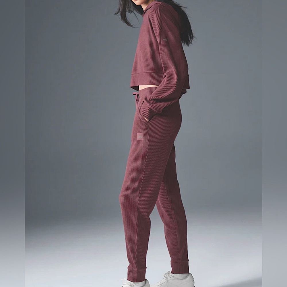 Alo Muse Sweatpants | Burgundy | High-Rise Waist | Ribbed Slim Joggers | L
